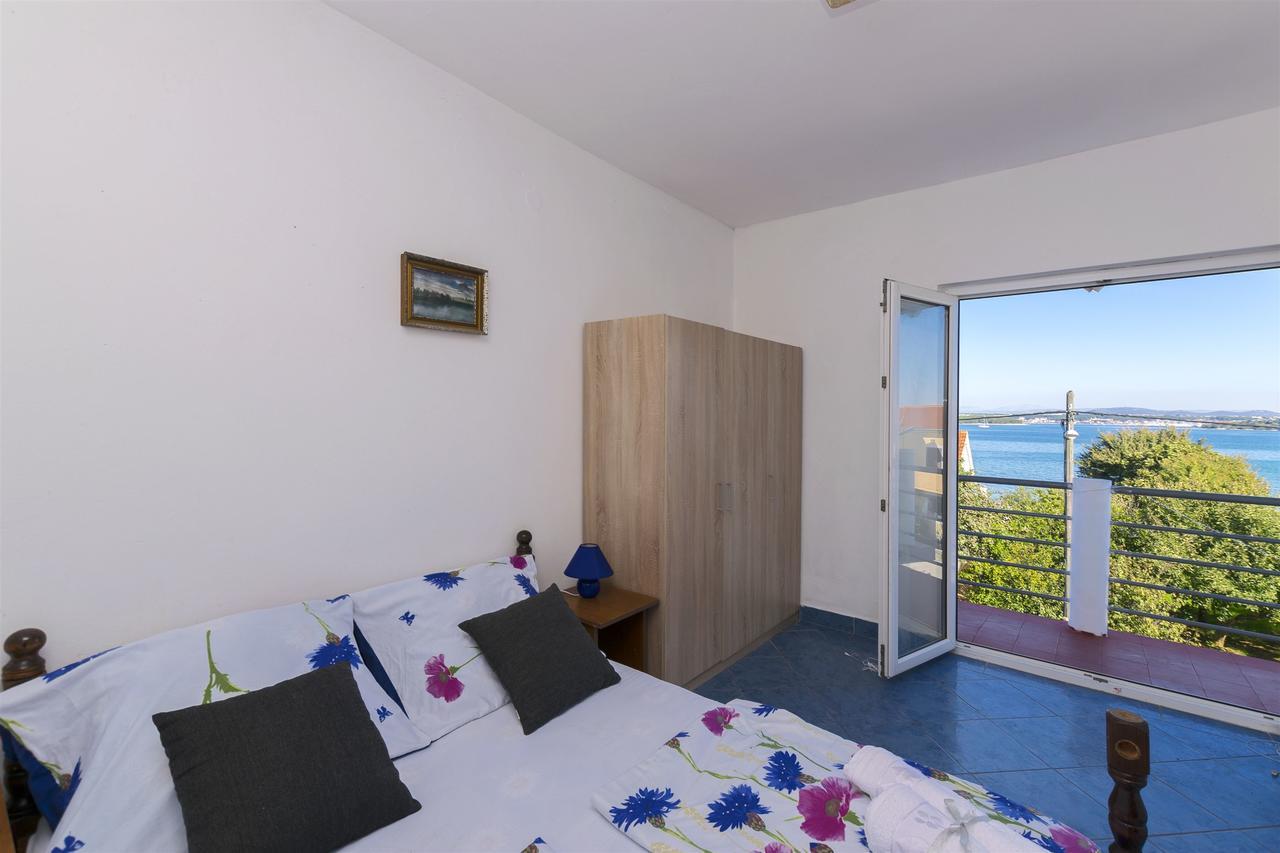 Apartments Irena Tkon Bagian luar foto