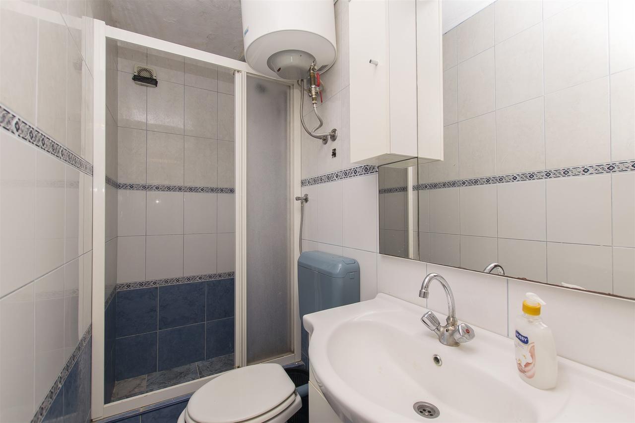 Apartments Irena Tkon Bagian luar foto