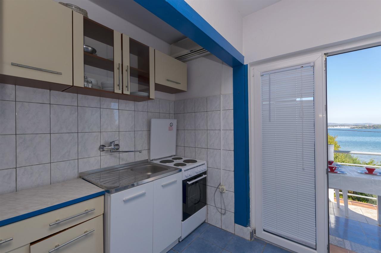 Apartments Irena Tkon Bagian luar foto